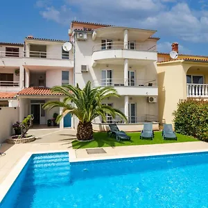 And Alenka Apartman Banjole